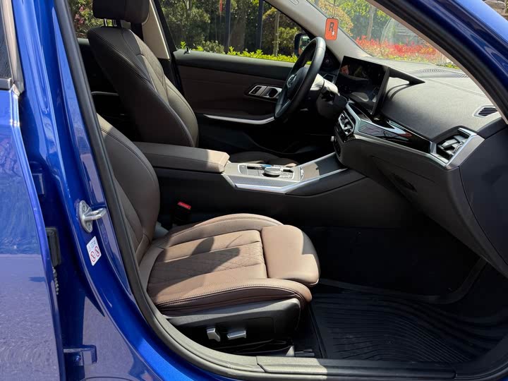 Фото 15 - BMW i3