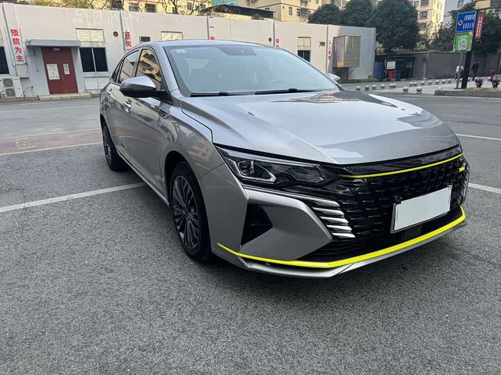 Фото 1 - Dongfeng Aeolus Yixuan Max