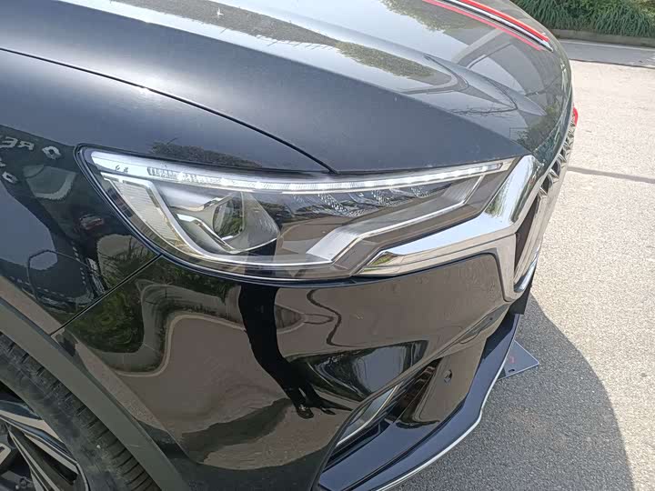 Фото 16 - Hongqi HS5