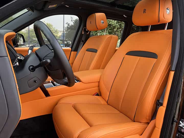 Фото 3 - Rolls-Royce Cullinan