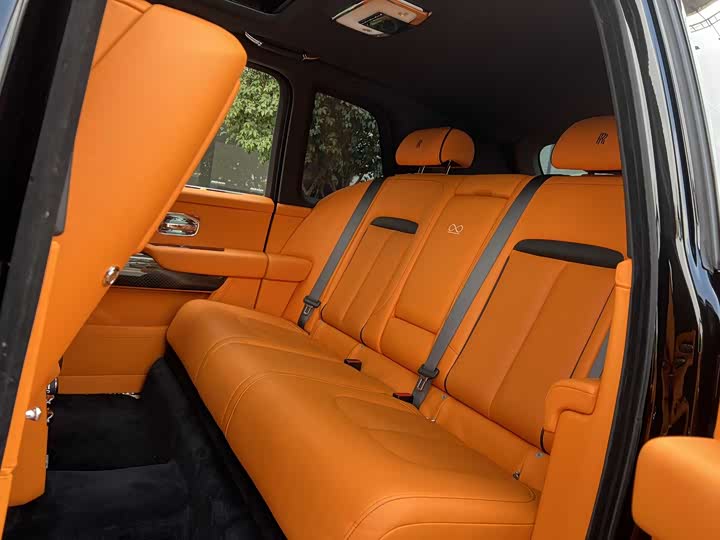 Фото 5 - Rolls-Royce Cullinan