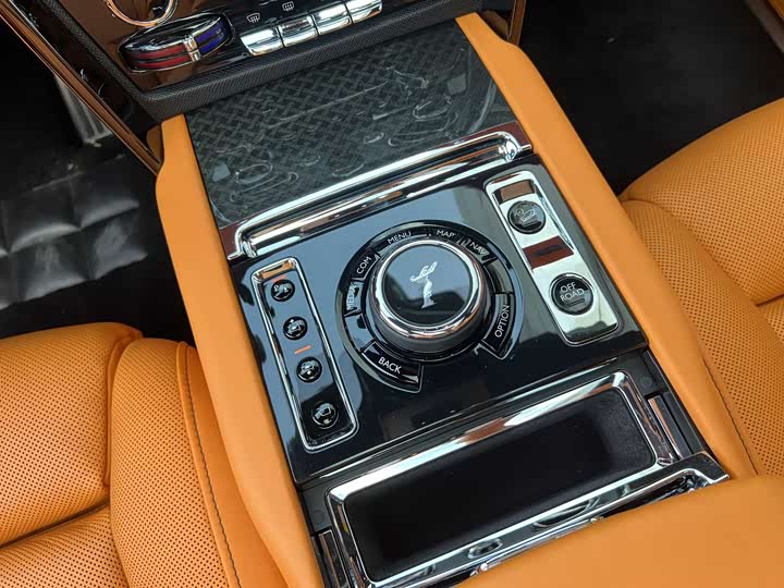 Фото 8 - Rolls-Royce Cullinan