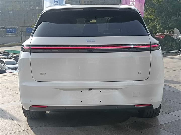 Фото 11 - LiXiang L7