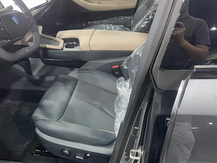 Фото 8 - Changan Deepal SL03