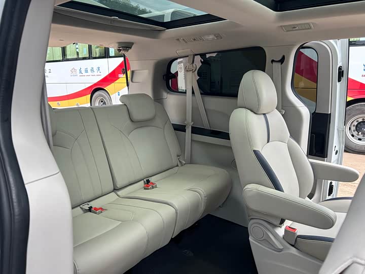 Фото 14 - Maxus G10