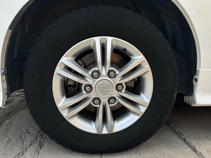 Фото 20 - Maxus G10