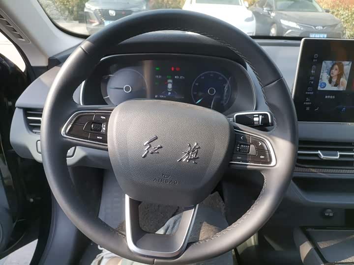 Фото 11 - Hongqi E-QM5