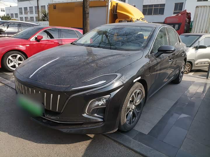 Фото 2 - Hongqi E-QM5