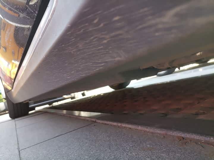 Фото 21 - Hongqi E-QM5