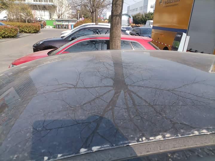 Фото 31 - Hongqi E-QM5