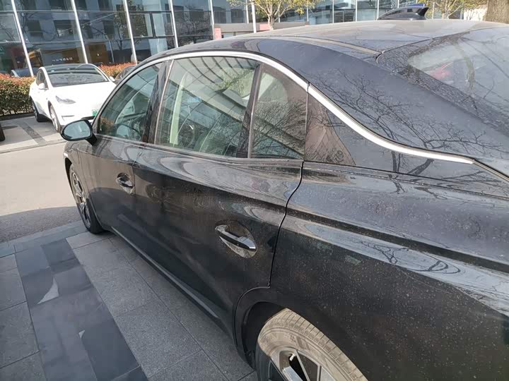 Фото 5 - Hongqi E-QM5