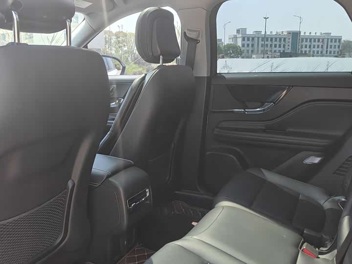 Фото 10 - Lincoln Corsair