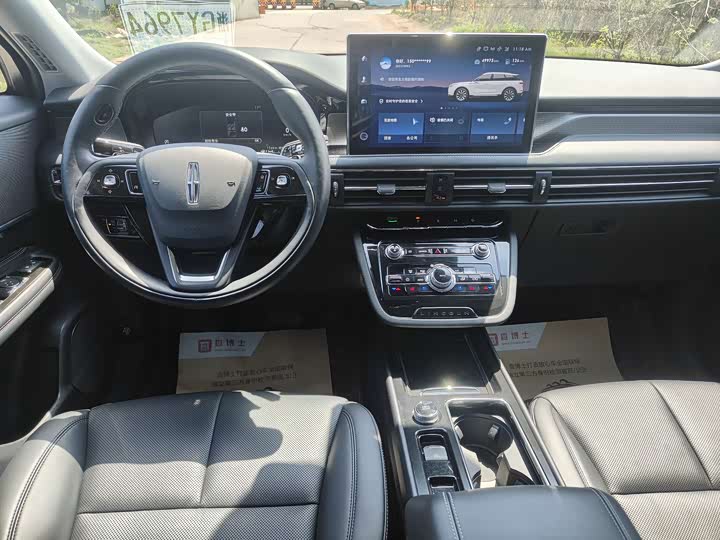 Фото 6 - Lincoln Corsair