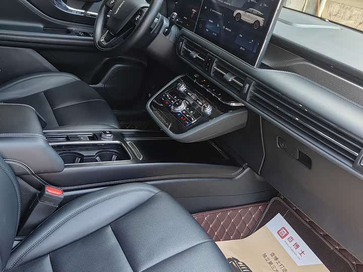 Фото 9 - Lincoln Corsair