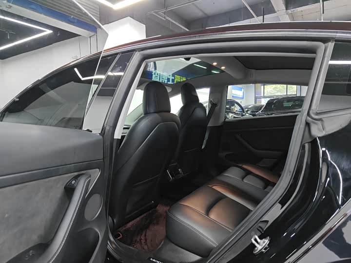 Фото 7 - Tesla Model 3