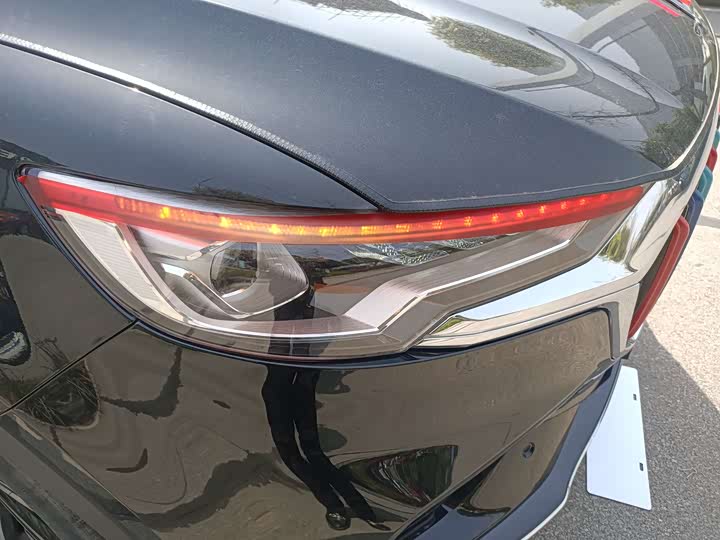 Фото 14 - Hongqi HS5