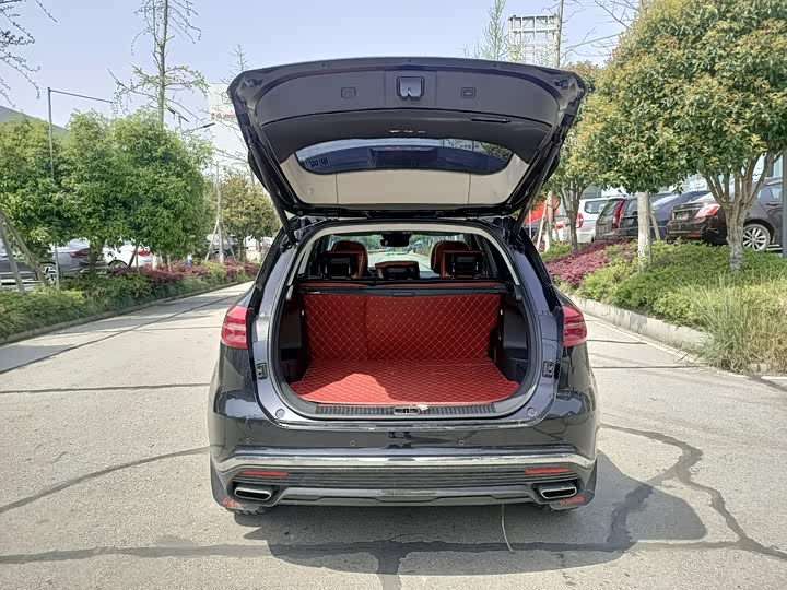 Фото 17 - Hongqi HS5