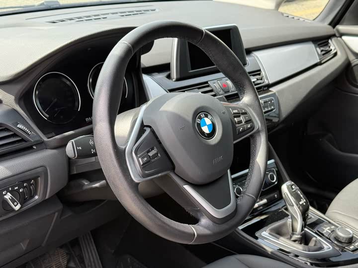 Фото 11 - BMW 2 Series Gran Tourer