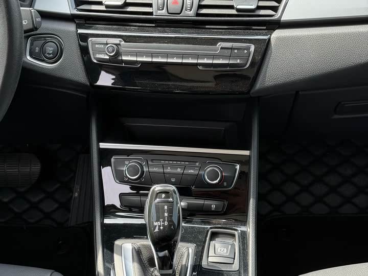 Фото 13 - BMW 2 Series Gran Tourer