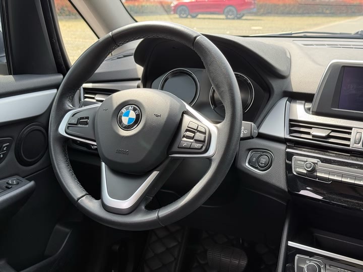 Фото 14 - BMW 2 Series Gran Tourer