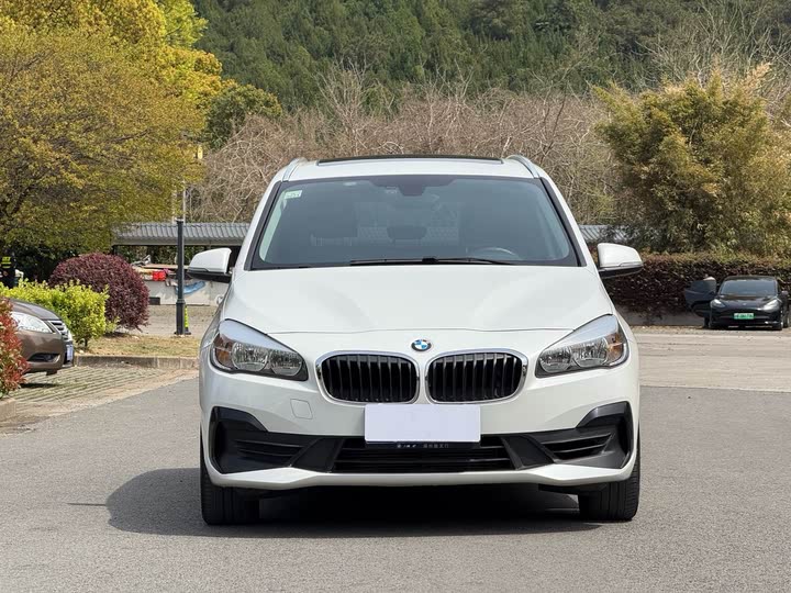 Фото 3 - BMW 2 Series Gran Tourer