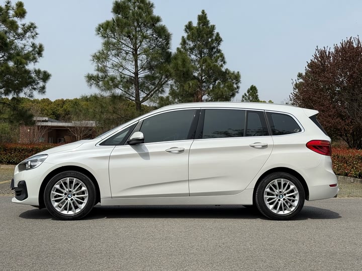 Фото 5 - BMW 2 Series Gran Tourer