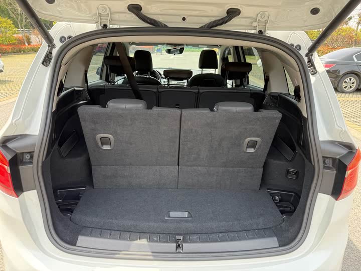 Фото 8 - BMW 2 Series Gran Tourer