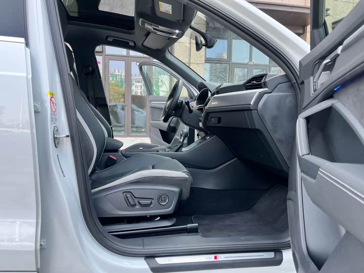 Фото 11 - Audi Q3