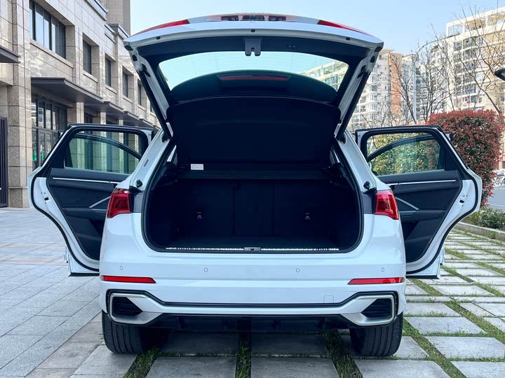 Фото 15 - Audi Q3