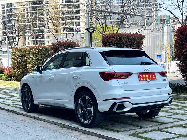 Фото 18 - Audi Q3