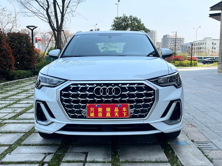 Фото 2 - Audi Q3
