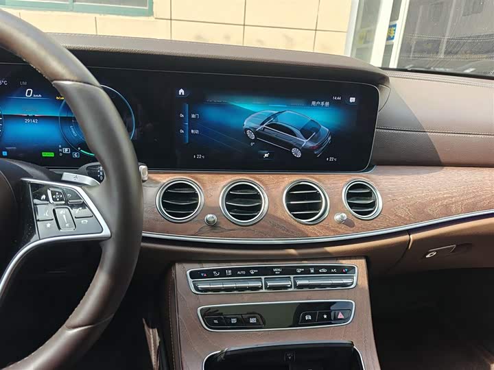 Фото 10 - Mercedes-Benz E-Class Hybrid