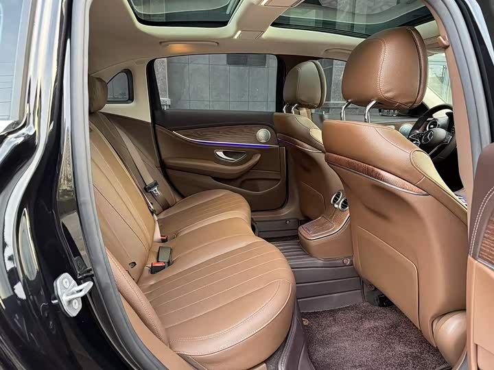 Фото 13 - Mercedes-Benz E-Class Hybrid