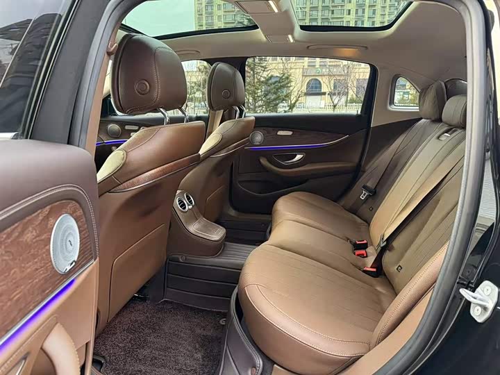 Фото 15 - Mercedes-Benz E-Class Hybrid