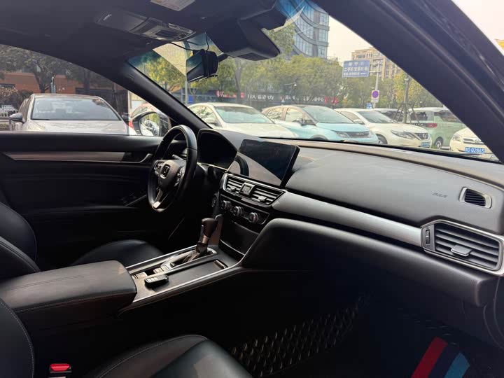 Фото 8 - Honda Inspire