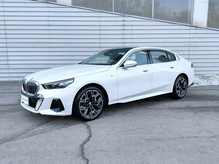 Фото 1 - BMW 5 Series