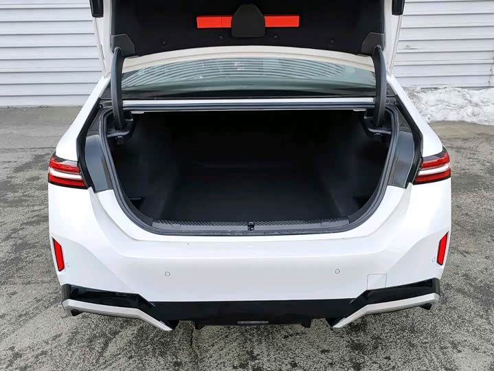 Фото 13 - BMW 5 Series