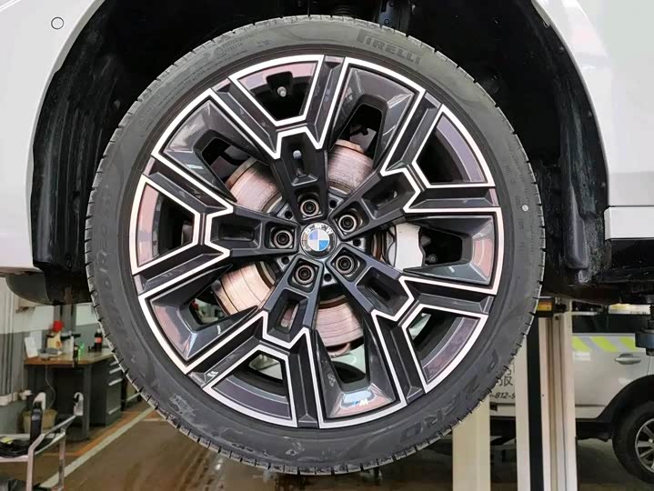 Фото 14 - BMW 5 Series