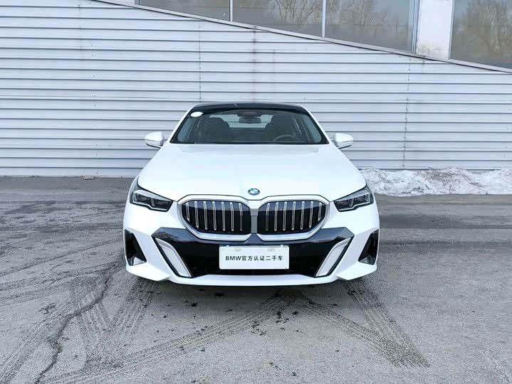 Фото 3 - BMW 5 Series