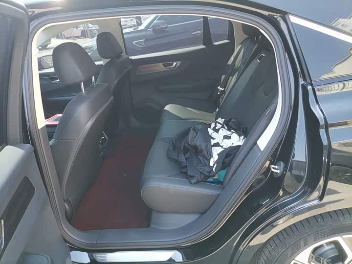 Фото 17 - Hongqi E-QM5