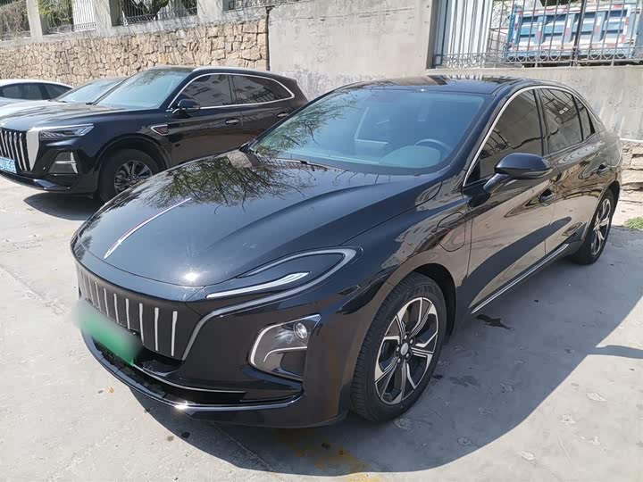 Фото 2 - Hongqi E-QM5