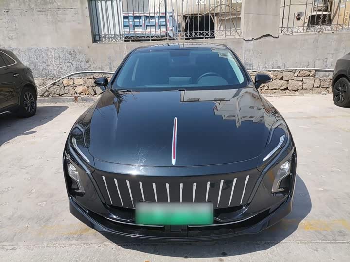 Фото 3 - Hongqi E-QM5