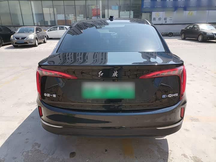 Фото 6 - Hongqi E-QM5