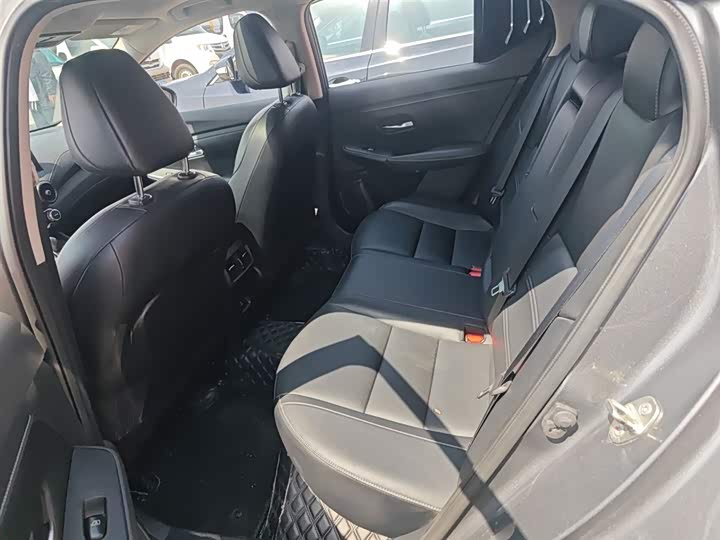 Фото 17 - Nissan Sylphy