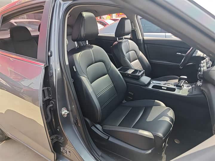 Фото 25 - Nissan Sylphy