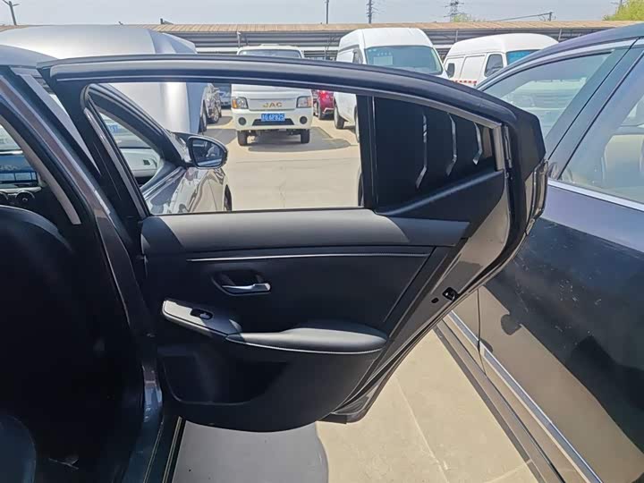 Фото 27 - Nissan Sylphy