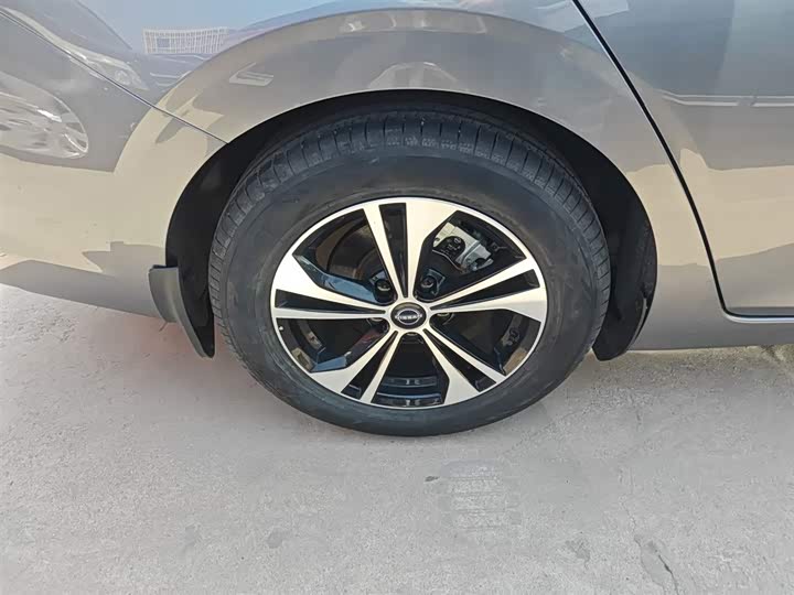 Фото 30 - Nissan Sylphy