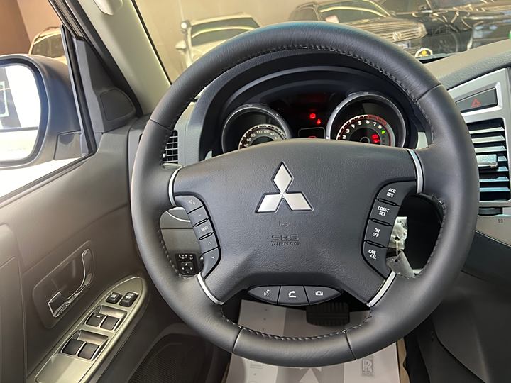 Фото 13 - Mitsubishi Pajero