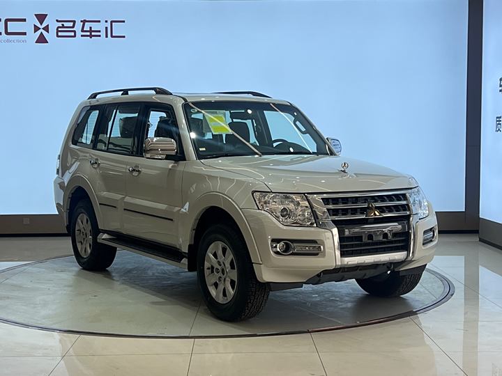 Фото 3 - Mitsubishi Pajero