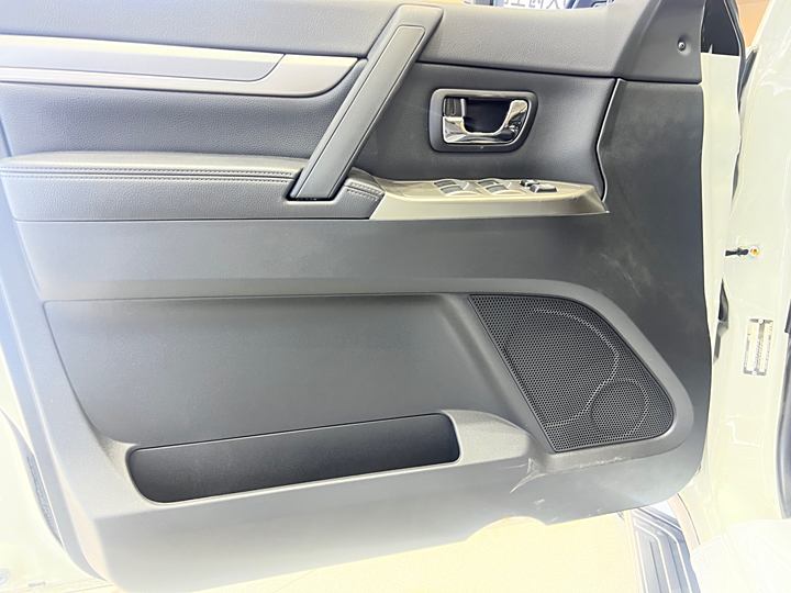 Фото 7 - Mitsubishi Pajero